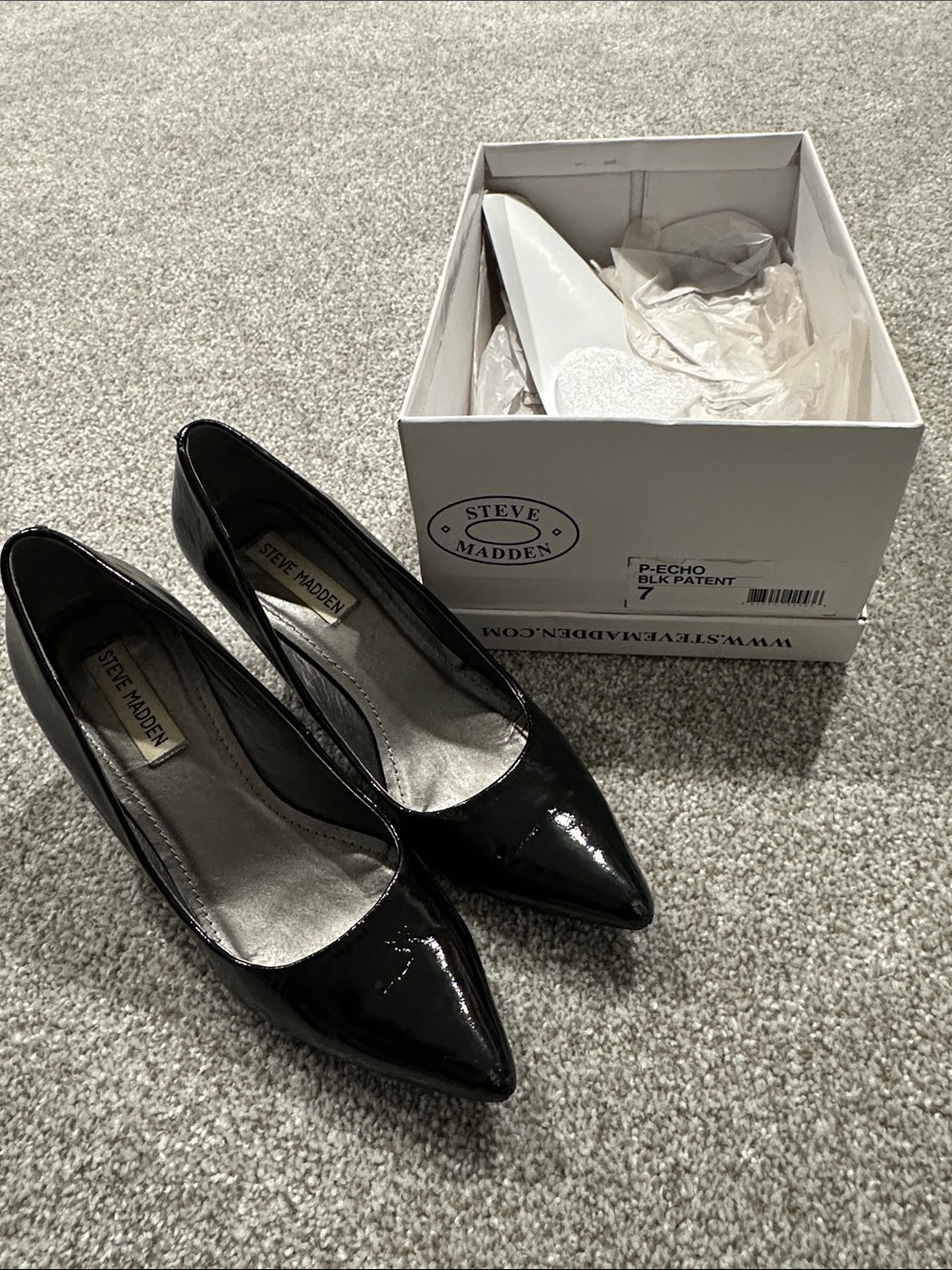 Steve Madden Black Patent Pointed Toe Pumps - Classic Glossy Finish